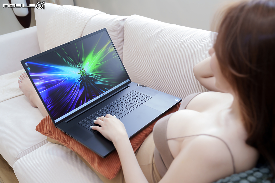點我看大圖 Razer Blade 18(2024)獨家實測|以旗艦之姿強勢回歸的靈刃筆電