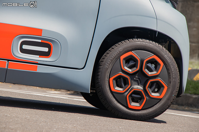 Citroen Ami 試駕｜比法拉利吸睛、比小綿羊可靠！