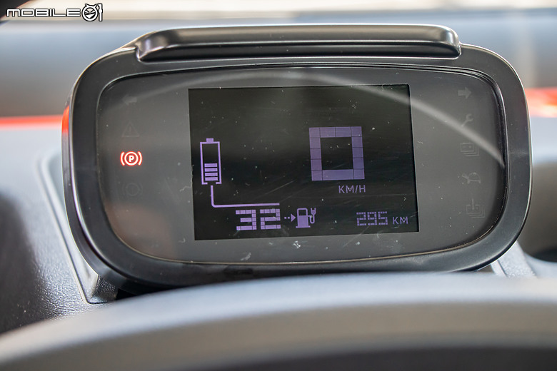 Citroen Ami 試駕｜比法拉利吸睛、比小綿羊可靠！
