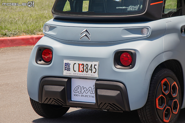 Citroen Ami 試駕｜比法拉利吸睛、比小綿羊可靠！