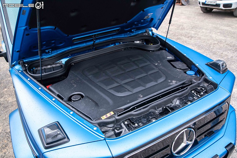 Mercedes-Benz大改款G-Class法國試駕|電動版顛覆傳統思維,越野、科技都充滿驚奇!