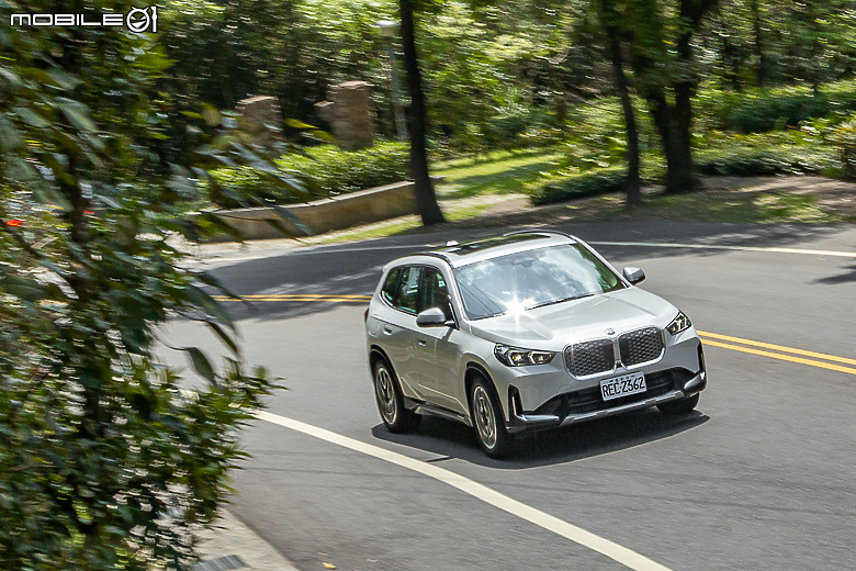 BMW iX1 xDrive30 xLine 試駕|讓人感覺直上純電也值得的車系販售主力!