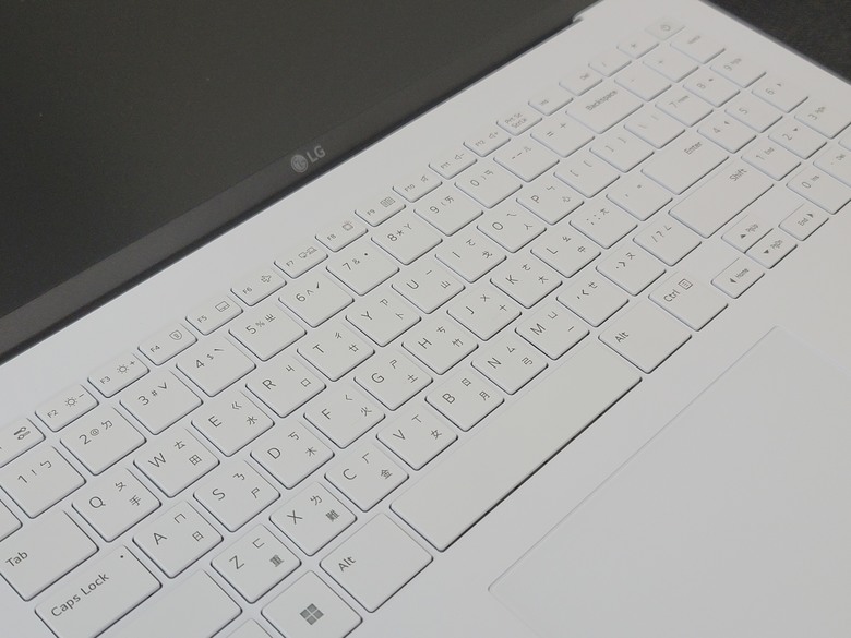 LG gram 16Z90S極光白 簡單開箱