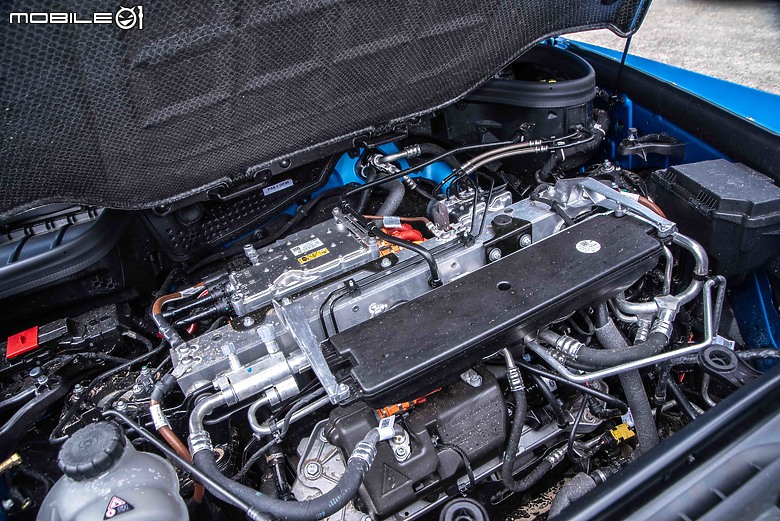 Mercedes-Benz大改款G-Class法國試駕|電動版顛覆傳統思維,越野、科技都充滿驚奇!