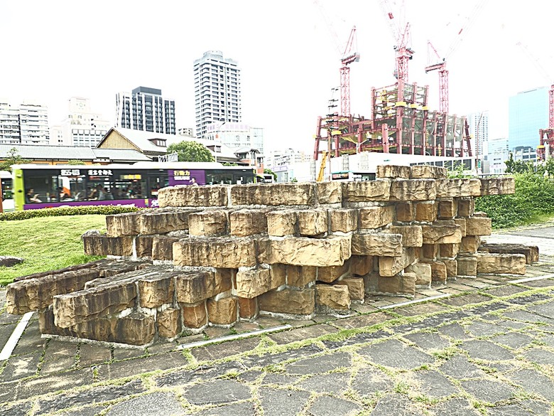 臺北府城北門、臺北郵局、撫臺街洋樓、博愛路街屋、三井舊倉庫、鐵道部廳舍與臺北工場 — 臺北建城140年登北門城樓與集章活動 & 週邊歷史景點巡禮