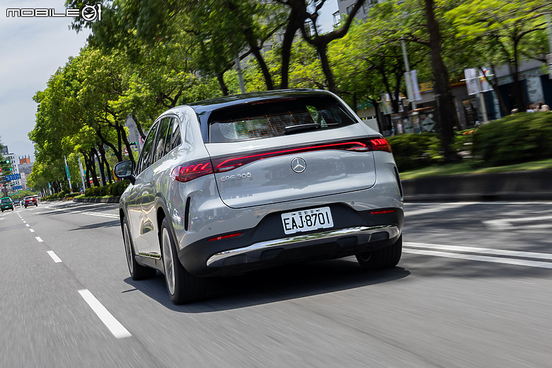 Mercedes-Benz EQE 300 SUV 試駕｜新動力降低入手門檻，入主純電三芒星休旅更輕鬆！