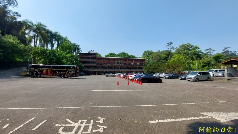 壯觀大岩壁,輕鬆健行獅山古道 獅頭山