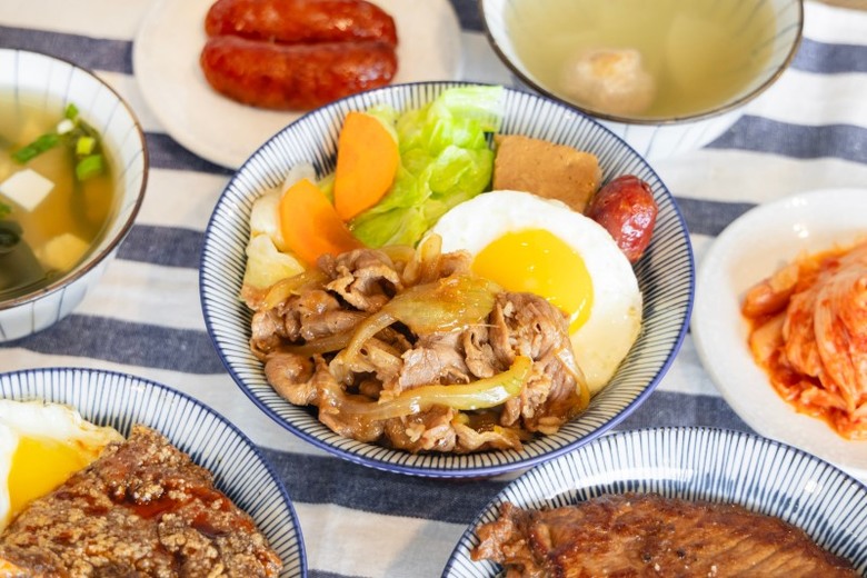 烏日人氣鐵板燒丼飯|小資族首選 高CP值招牌燒肉丼飯熱賣中