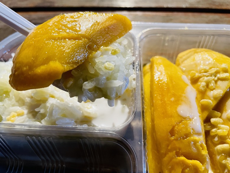 最近曼谷爆火的人氣芒果糯米飯 Chef Ple
