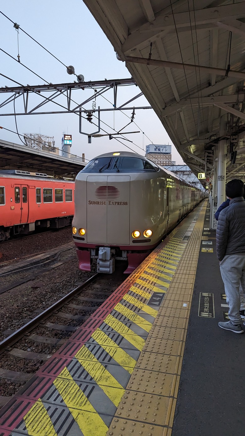 點我看大圖 搭乘寢台列車SUNRISE瀨戶・出雲號到島根縣出雲大社