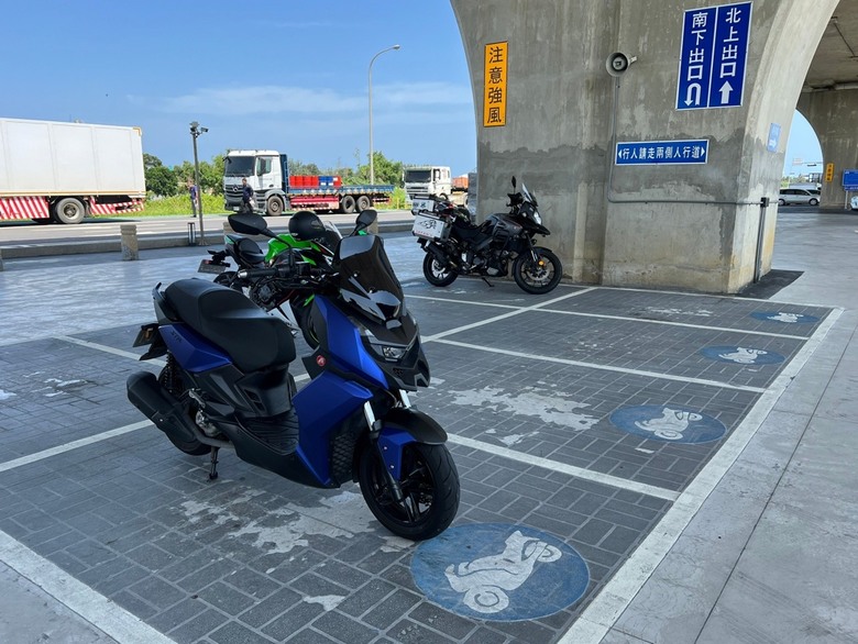 STR300雙標車來一日雙港：台北港-台中港