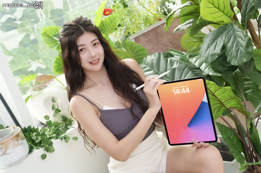 點我看大圖 Apple M4 iPad Pro 13 開箱與初步體驗|搭巧控鍵盤一樣輕薄、Apple Pencil Pro 操作更直覺!