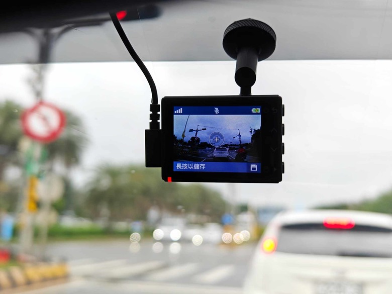 開箱_Garmin 母親節優惠Dash Cam 46 行車紀錄器