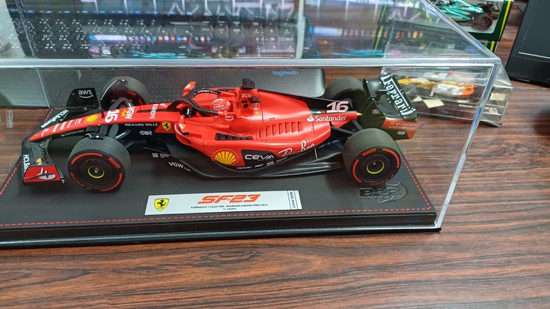 [開箱]F1 2023 BBR 1:18 FERRARI SF-23