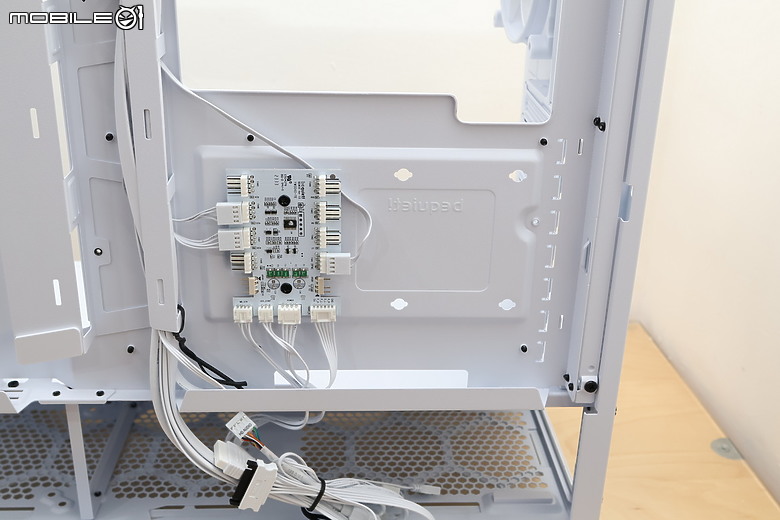 寬敞大空間高質感兼具靜音 be quiet! DARK BASE 701 白色版