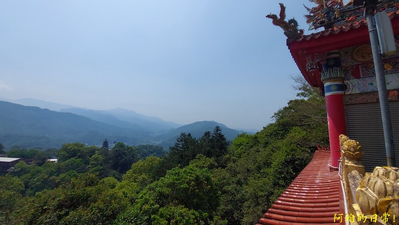 壯觀大岩壁，輕鬆健行獅山古道 獅頭山