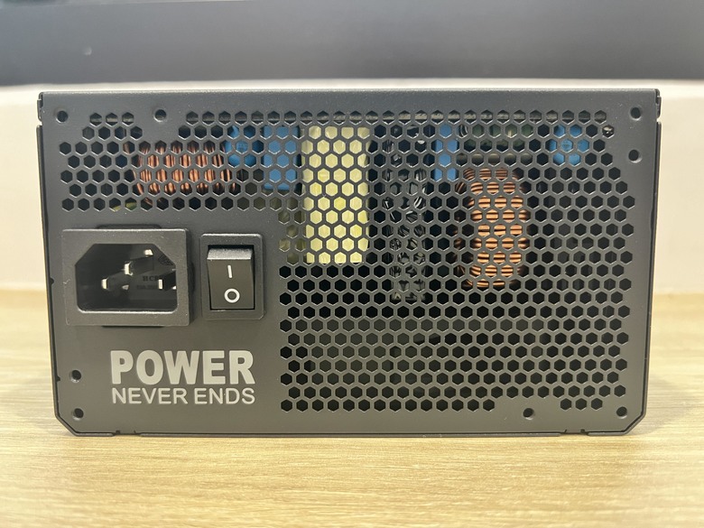 FSP VITA GM 650W 新系列新登場 開箱