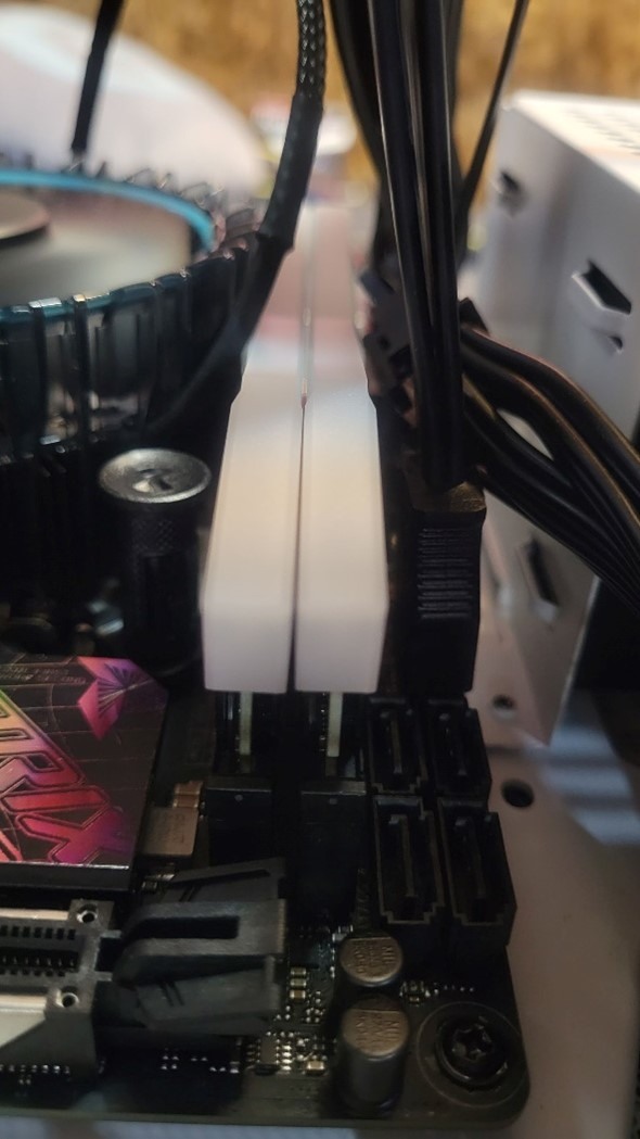 記憶體界的隱型戰鬥機 開箱十銓TeamGroup DELTA 炫光 RGB DDR5