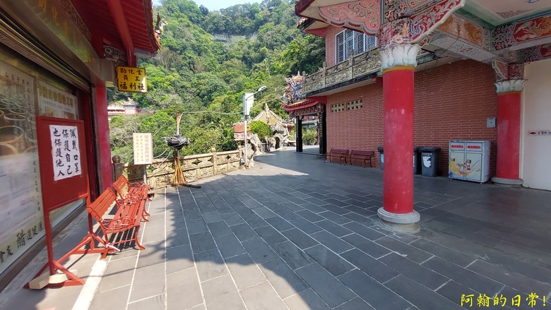 壯觀大岩壁,輕鬆健行獅山古道 獅頭山