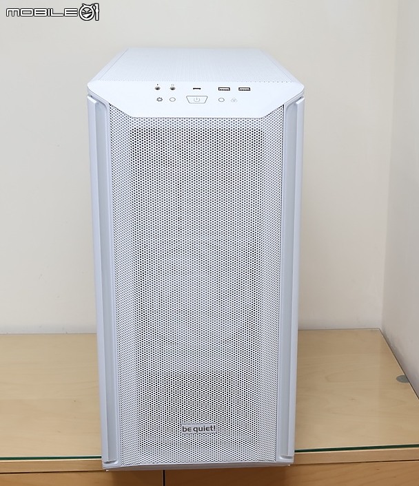 寬敞大空間高質感兼具靜音 be quiet! DARK BASE 701 白色版