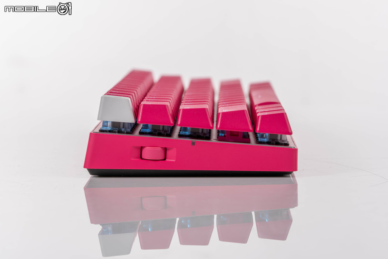 羅技 G PRO X 60 LIGHTSPEED 電競鍵盤開箱試用 以極簡按鍵配置提供遊戲玩家暢快操作體驗