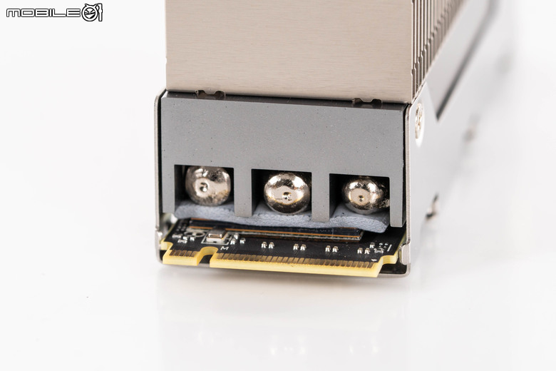 微星 SPATIUM M580 FROZR PCIe 5.0 固態硬碟實測 以大型散熱設計打造更快傳輸效能