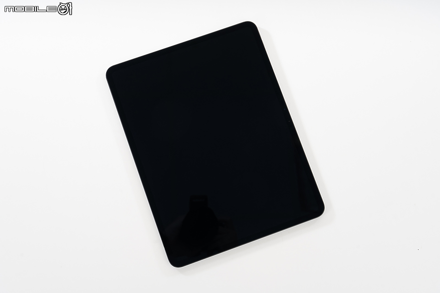 Apple M4 iPad Pro 13 開箱與初步體驗｜搭巧控鍵盤一樣輕薄、Apple Pencil Pro 操作更直覺！