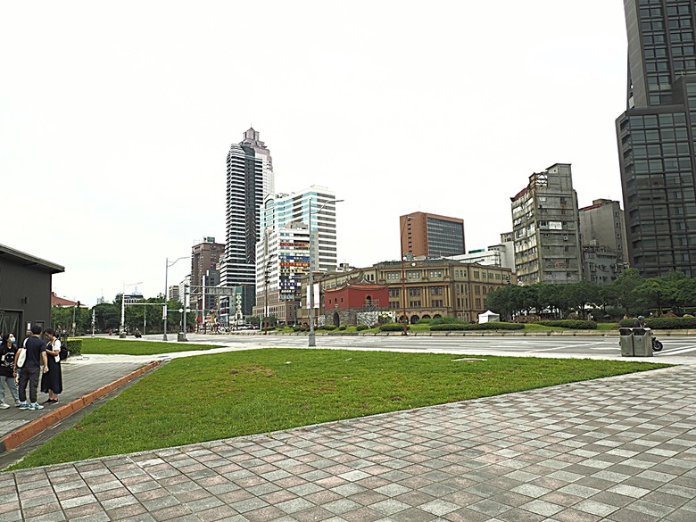 臺北府城北門、臺北郵局、撫臺街洋樓、博愛路街屋、三井舊倉庫、鐵道部廳舍與臺北工場 — 臺北建城140年登北門城樓與集章活動 & 週邊歷史景點巡禮