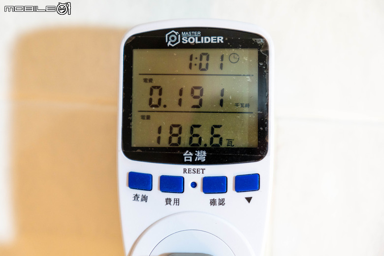 日立 RD-22FJ 除濕機開箱實測 不僅具備 11 公升日除濕力 還有更多隱藏高 CP 值設計