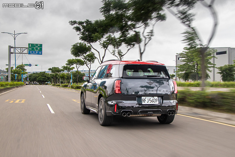 MINI JCW Countryman All4 試駕｜讓成家立業的你永遠不失玩心！