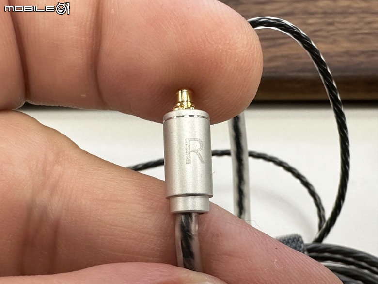 平價親民可換線監聽耳機 FOXXRAY IEM-201