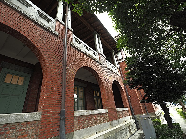 臺北府城北門、臺北郵局、撫臺街洋樓、博愛路街屋、三井舊倉庫、鐵道部廳舍與臺北工場 — 臺北建城140年登北門城樓與集章活動 & 週邊歷史景點巡禮