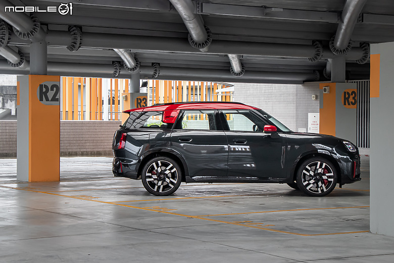 MINI JCW Countryman All4 試駕｜讓成家立業的你永遠不失玩心！