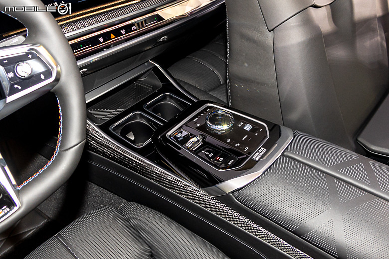 【採訪】BMW「i7 M70 xDrive」888 萬元上市 ,659hp、3.7 秒破百的超狂電動旗艦國內首度亮相!
