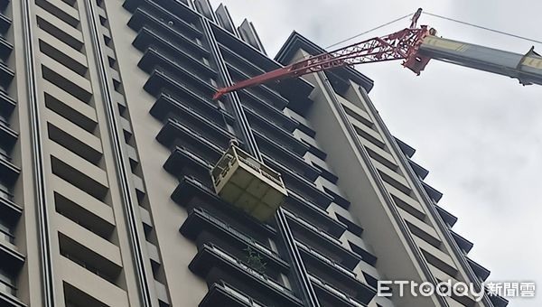 新竹晴空匯豪宅165人待援！吊車大王出手急派180噸吊車搶救