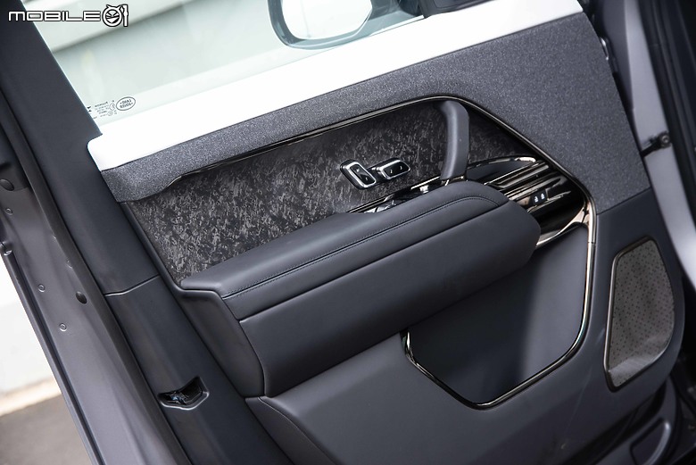Range Rover Sport P400 Dynamic SE新年式試駕|內在微幅更新,極簡魅力依舊無與倫比!