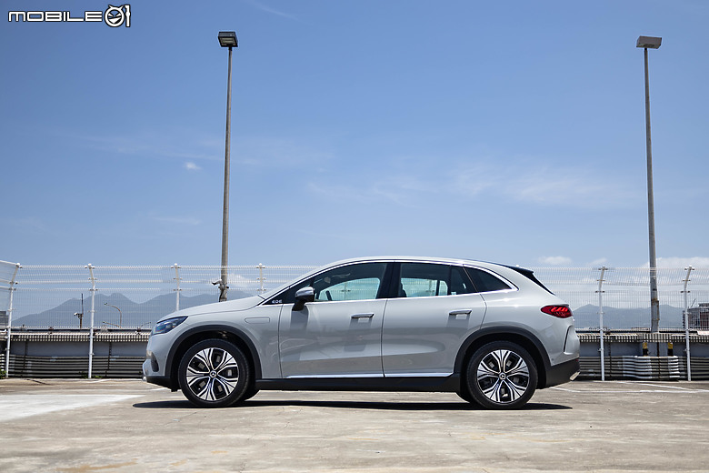 Mercedes-Benz EQE 300 SUV 試駕｜新動力降低入手門檻，入主純電三芒星休旅更輕鬆！