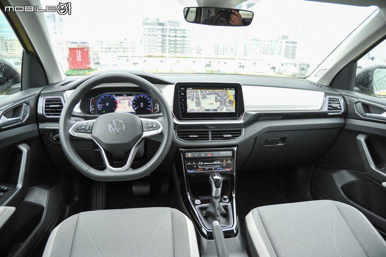 Volkswagen T-Cross 小改款試駕|質感與功能升級、都會區的亮眼焦點!