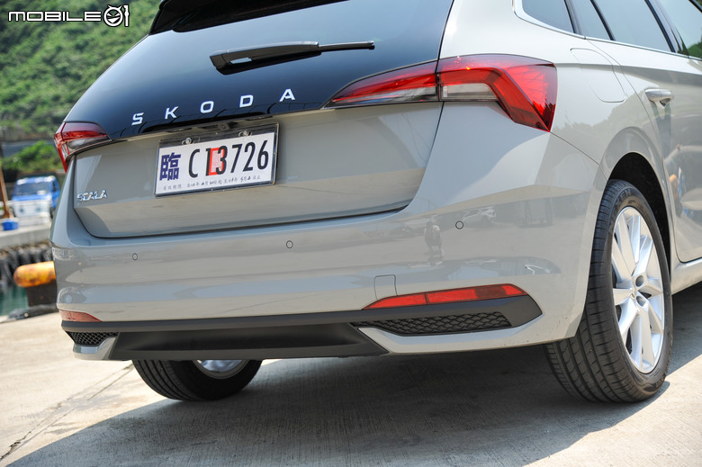 Skoda Scala 小改款試駕|細節質感與功能升級、面面俱到的務實掀背車!