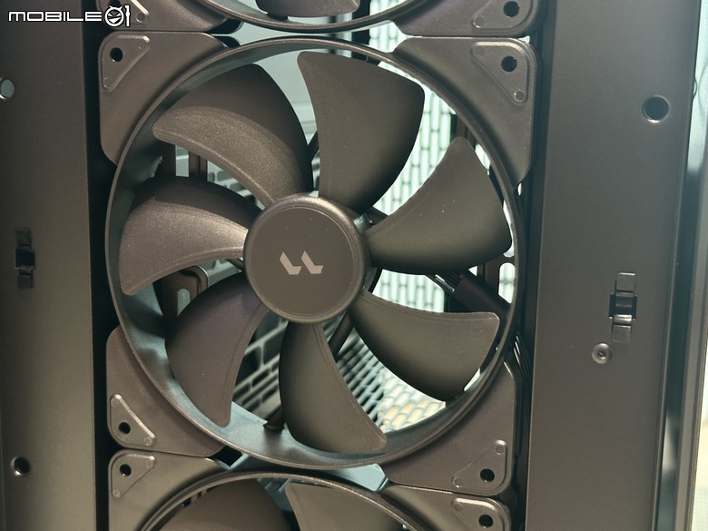 不只是放大!Fractal Design North XL 機殼