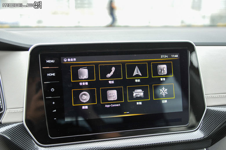 Volkswagen T-Cross 小改款試駕|質感與功能升級、都會區的亮眼焦點!