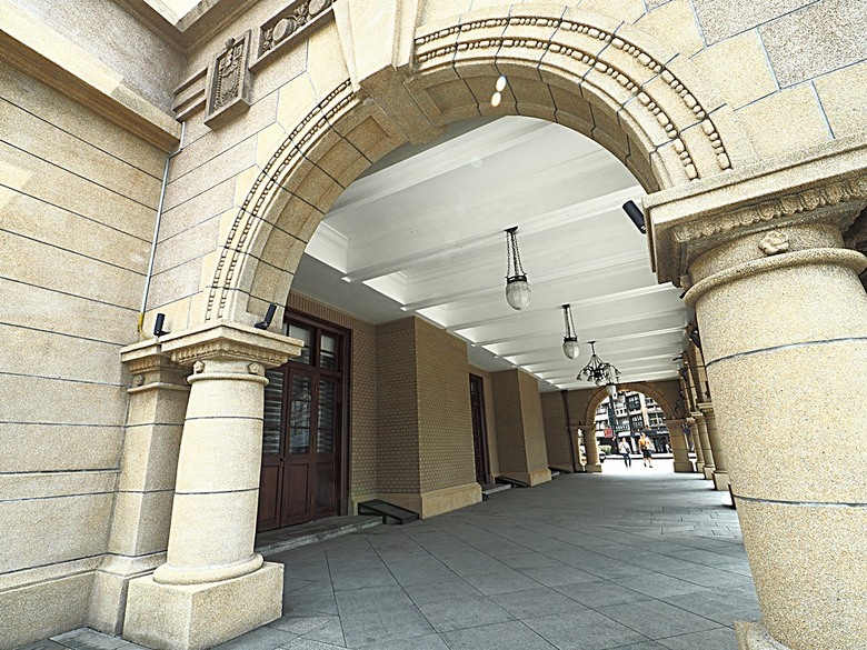 臺北府城北門、臺北郵局、撫臺街洋樓、博愛路街屋、三井舊倉庫、鐵道部廳舍與臺北工場 — 臺北建城140年登北門城樓與集章活動 & 週邊歷史景點巡禮