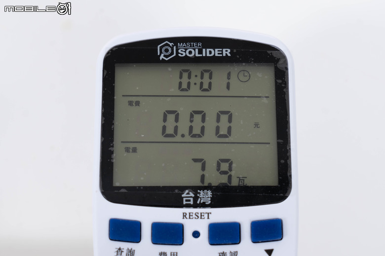 日立 RD-22FJ 除濕機開箱實測 不僅具備 11 公升日除濕力 還有更多隱藏高 CP 值設計