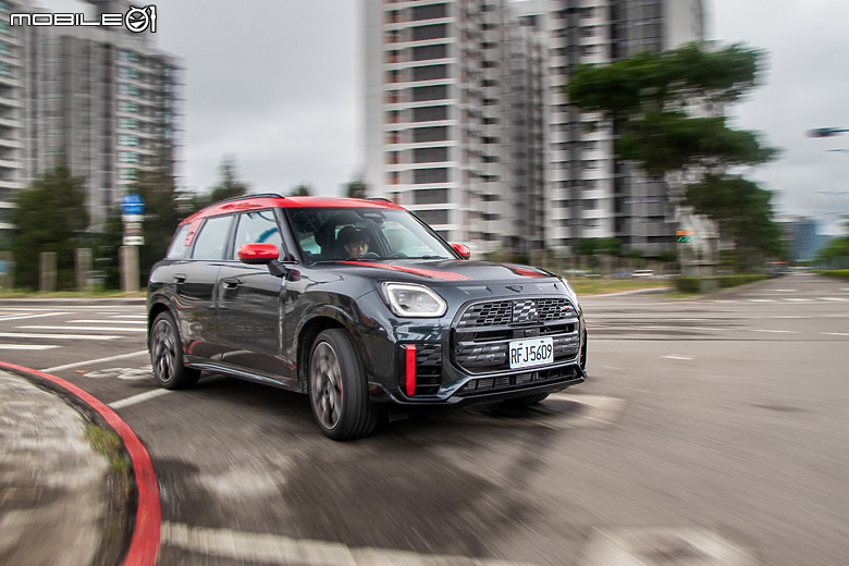 MINI JCW Countryman All4 試駕｜讓成家立業的你永遠不失玩心！