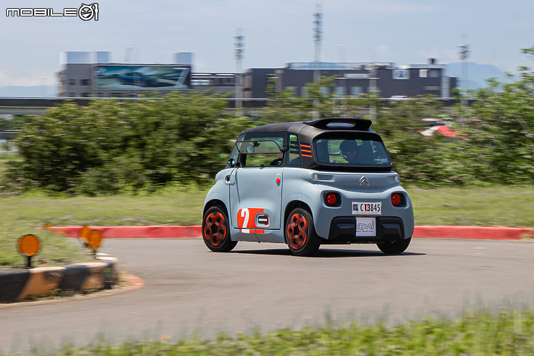 Citroen Ami 試駕｜比法拉利吸睛、比小綿羊可靠！