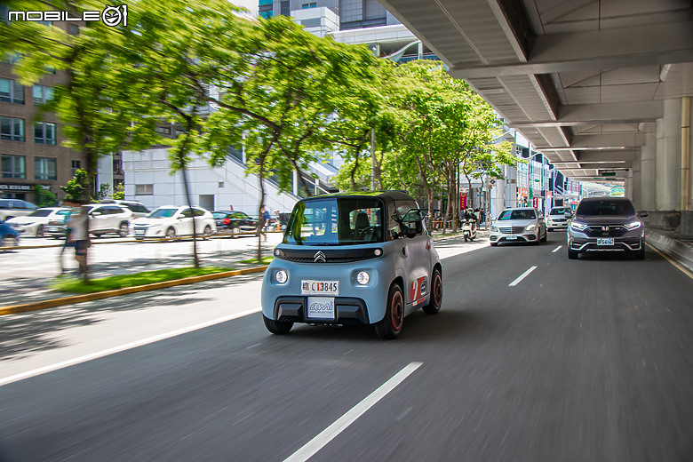 Citroen Ami 試駕｜比法拉利吸睛、比小綿羊可靠！