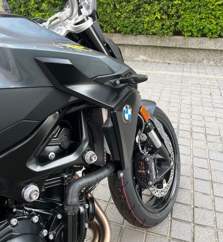 人生第一台紅牌 BMW F 900 R