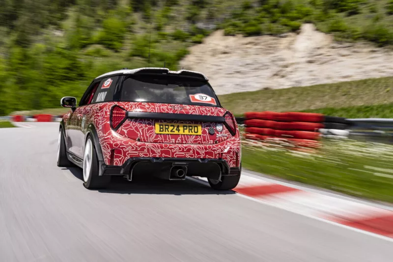 全新Mini John Cooper Works現身 將參加紐柏林24小時耐力賽！
