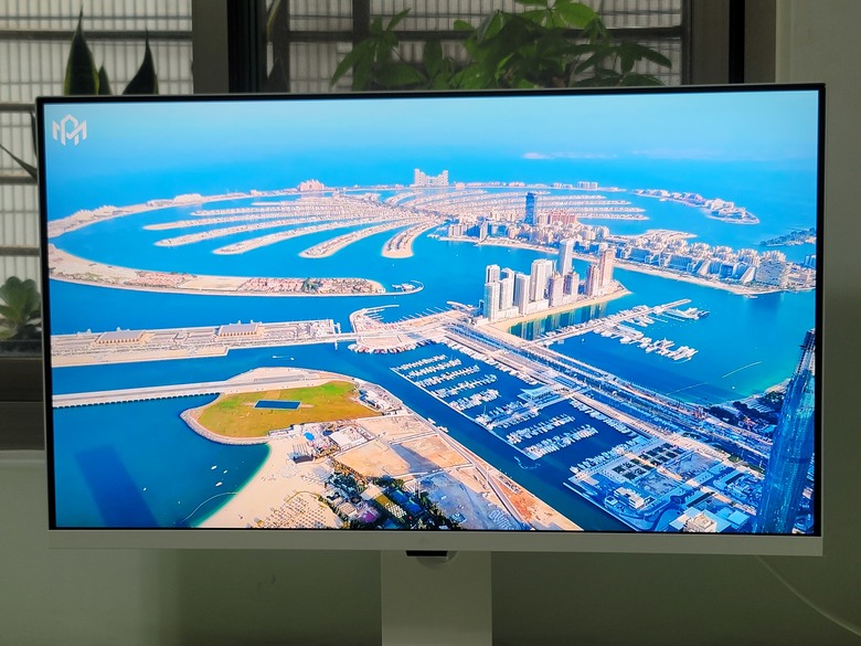小房間視聽神器 LG 32SR83U智慧螢幕開箱