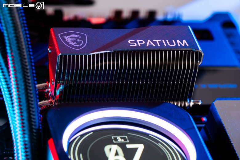 微星 SPATIUM M580 FROZR PCIe 5.0 固態硬碟實測 以大型散熱設計打造更快傳輸效能